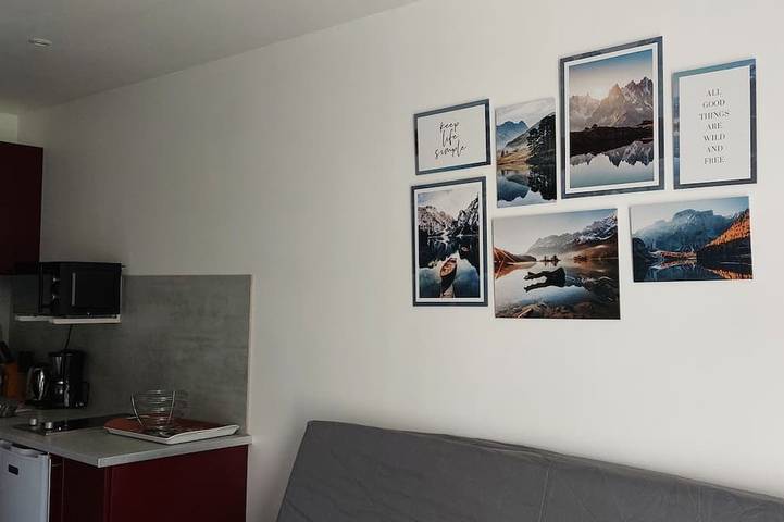 Entire apartment, Le Serre - Studio with large private garden. in Belvédère, Nice region