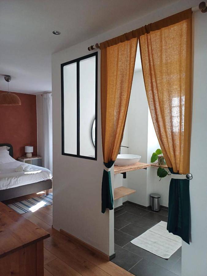 Chambre d’hôte pour 4 personnes, avec Terrasse et Jardin