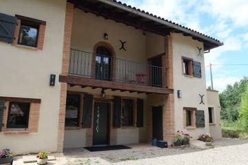 Location de vacances pour 10 personnes, avec balcon et jardin à Moissac