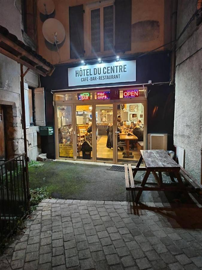 Hotel du Centre in Châlus, Région de Limoges