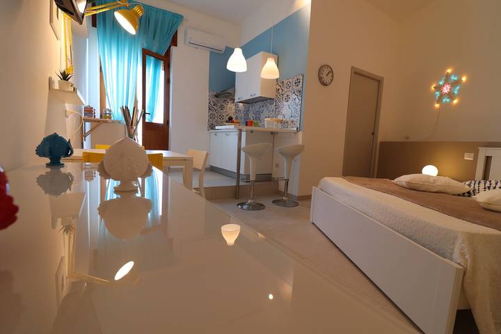 Geheel appartement, Gezellig vakantieappartement "Casa Vacanze Maya" met balkon in Otranto, Ontranto en omgeving