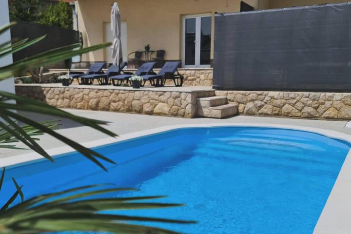 Ferienwohnung für 6 Personen, mit Pool und Garten - 1