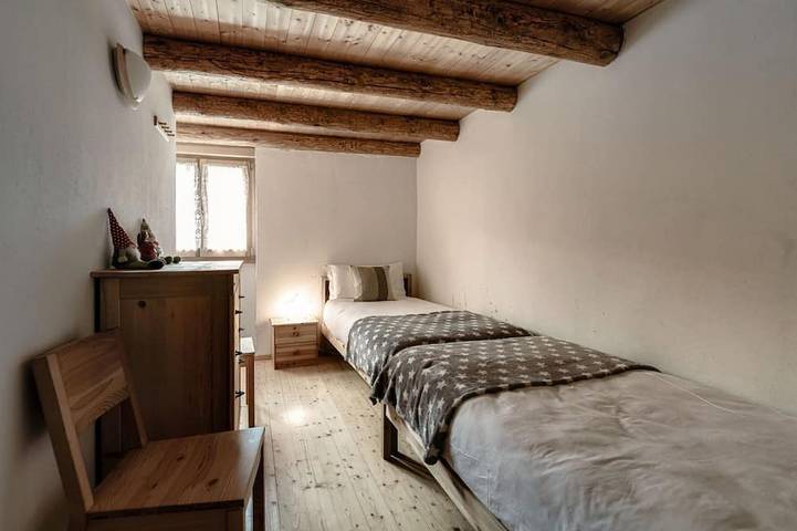 Ganze Wohnung, Romantisches Chalet in den Leventina Bergen (Romantic Chalet) in Vigera, Faido