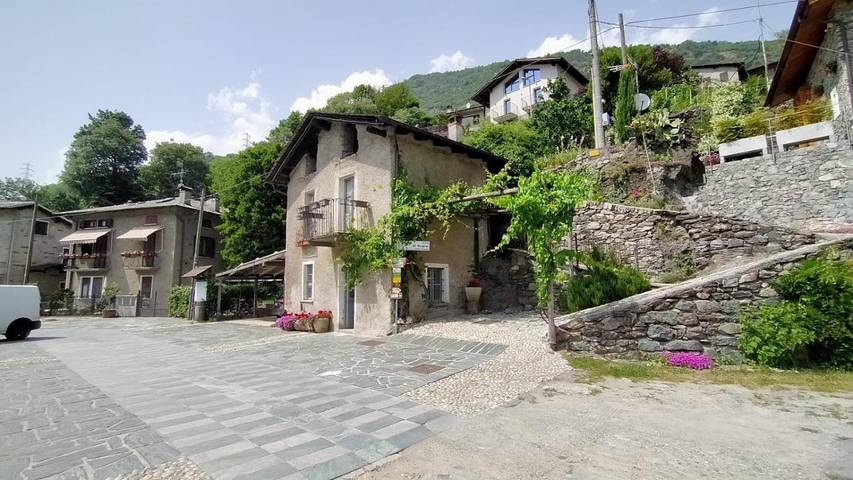 Chambre d’hôte pour 2 personnes, avec balcon et vue à Sondrio