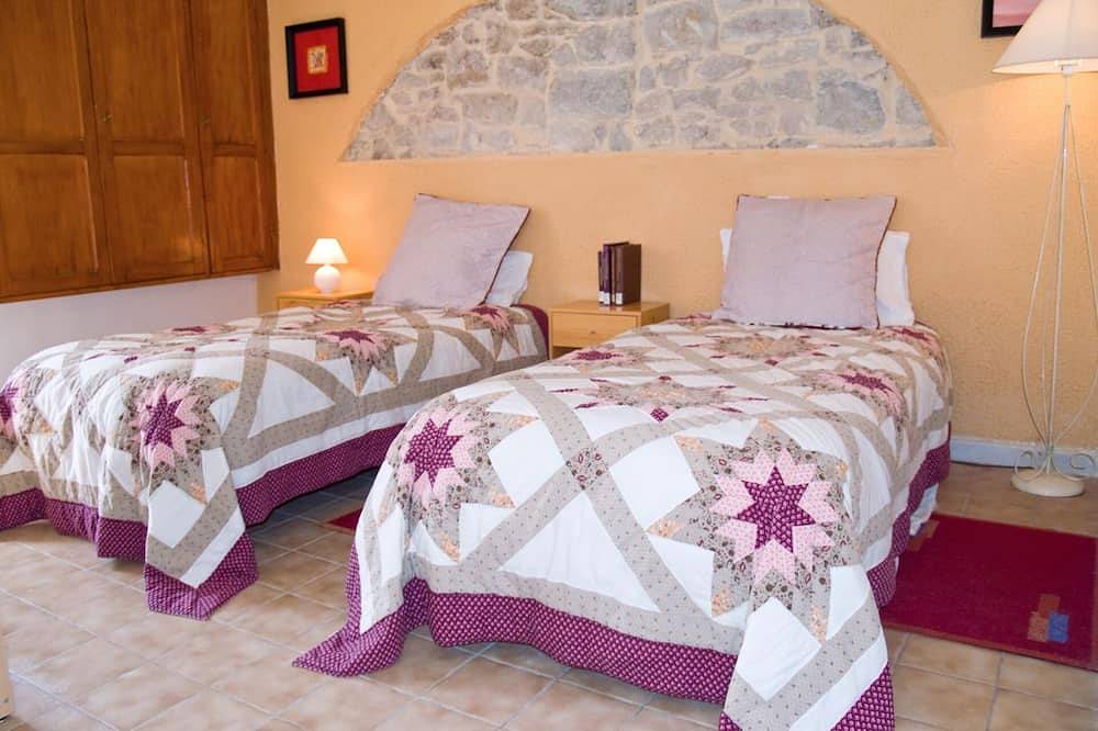 Cozy Riverfront House avec vue dans la charmante ville médiévale - Réductions disponibles in Semur-en-Auxois, Région de Montbard
