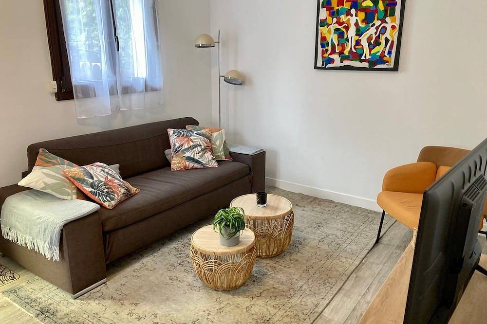 Town house in Enghien les Bains (with its casino) 10mn from Paris by train. in Enghien-les-Bains, Valle del Oise