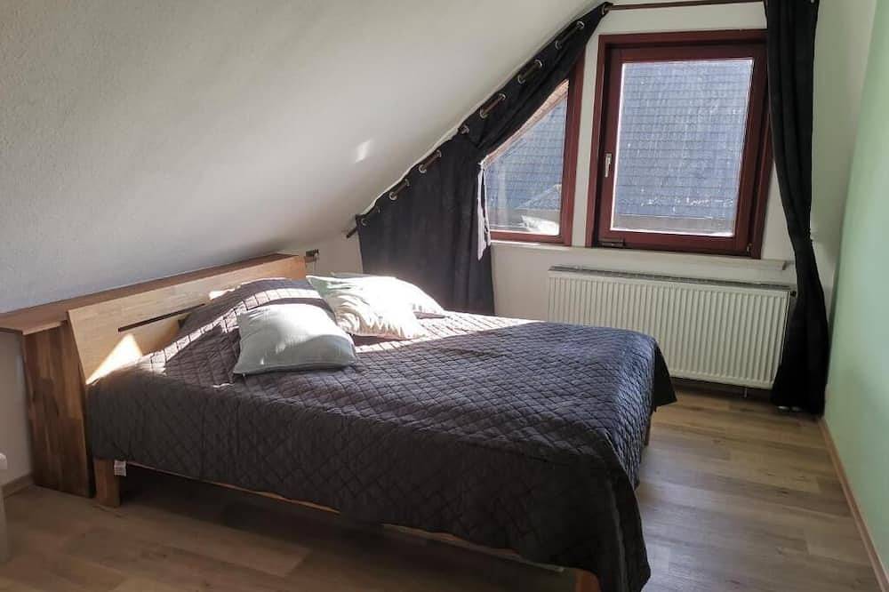 Ganze Wohnung, Helle Ferienwohnung mit sonniger Loggia in Celle, Aller-Leine-Tal