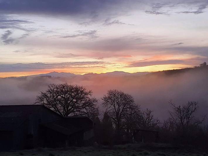 Location de vacances pour 2 personnes, avec terrasse ainsi que jardin et jacuzzi à Sainte-Eulalie (Cantal) - 3