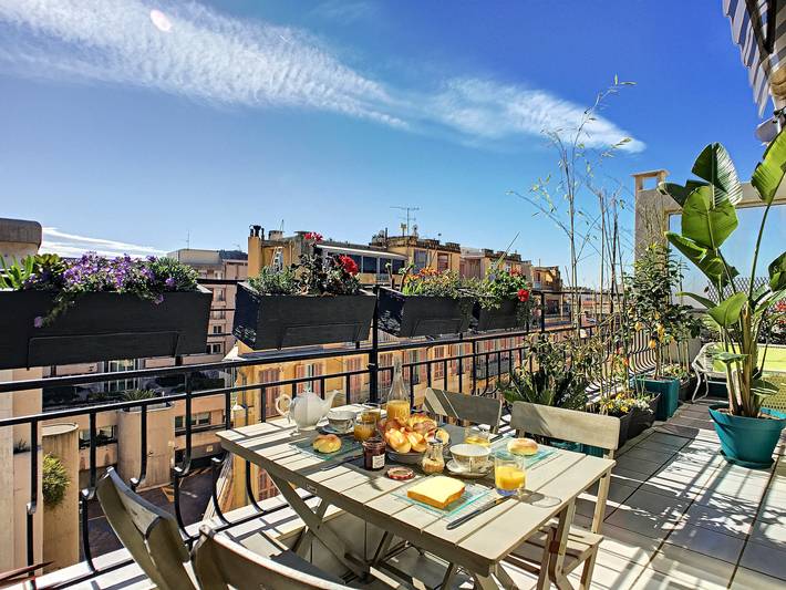 Gîte pour 4 personnes, avec terrasse dans Place Massena - 2