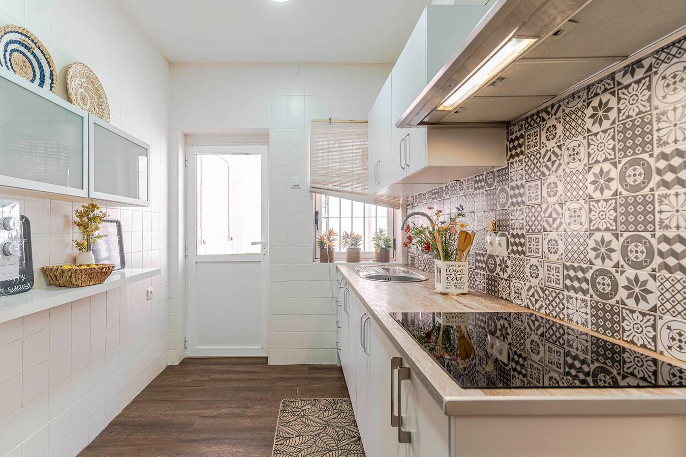 Casa Toledano en Granada Cervantes con terraza privada, Wi-Fi y aire acondicionado in Genil, Granada