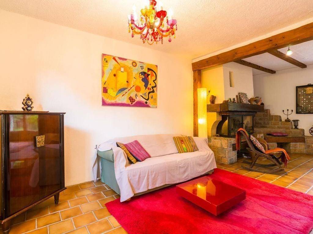 Adorable villa avec piscine nichée dans la pinède in Roquevaire, Côte méditerranéenne (France)
