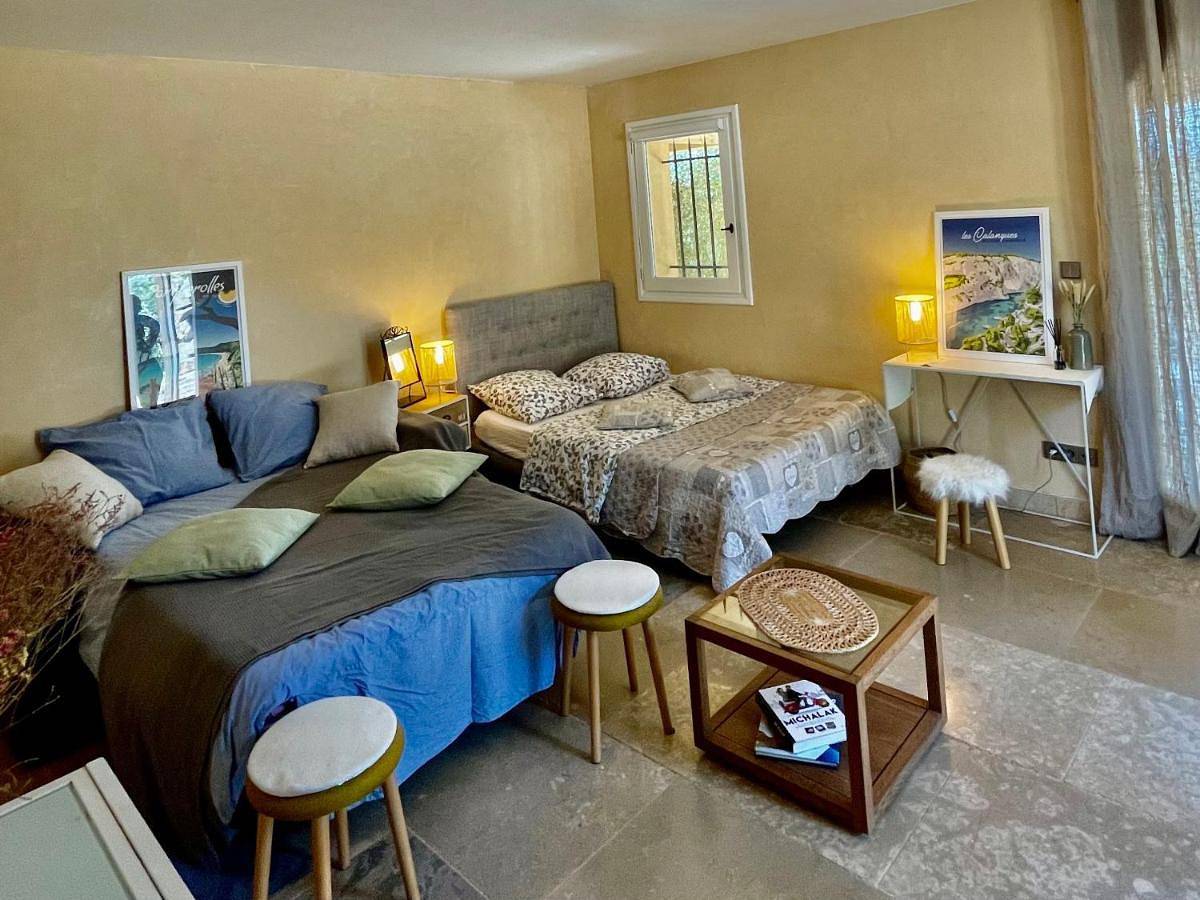 Appartement entier, Independent Panoramic Studio with Pool - Le Tholonet in Le Tholonet, Région d'Aix-en-Provence