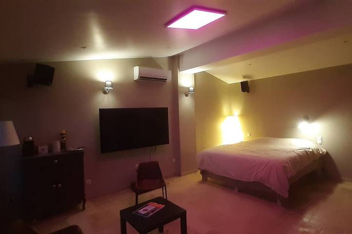 Gîte pour 20 personnes, avec jardin et jacuzzi à Upie - 4