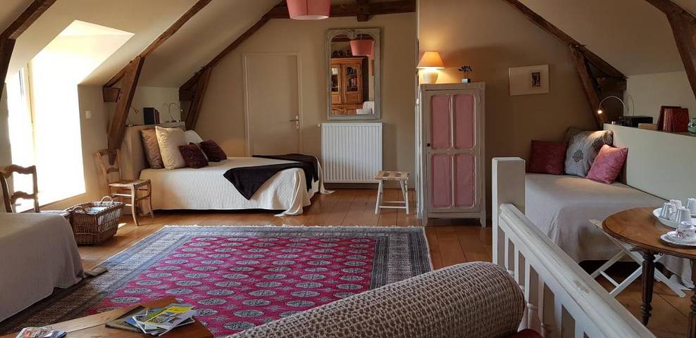 Location de vacances pour 4 personnes, avec jardin ainsi que vue et piscine à Mouazé
