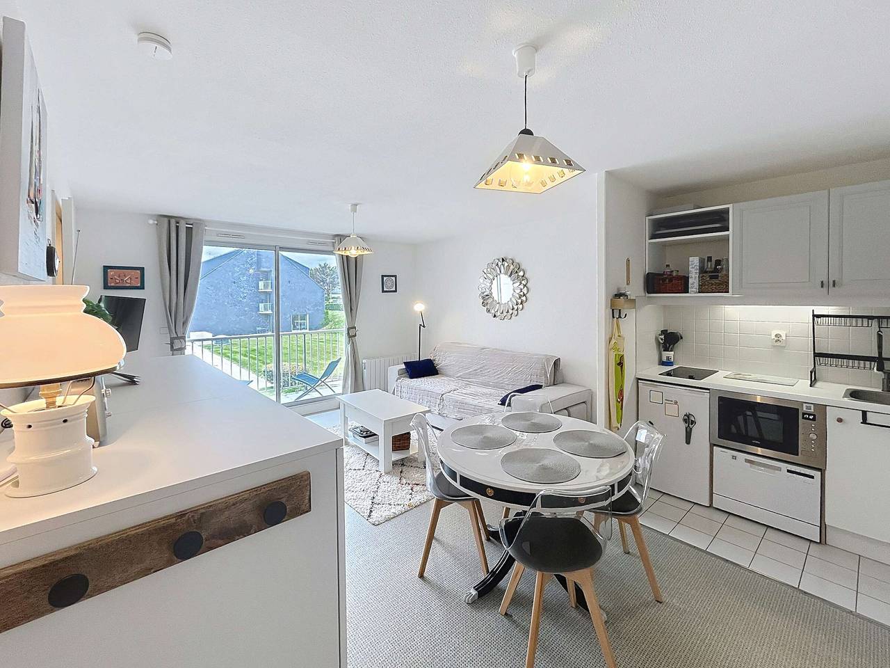 Appartement entier, Appartement 1 chambre avec wifi et parking, 4 couchages in Jullouville, Côte de la Déroute