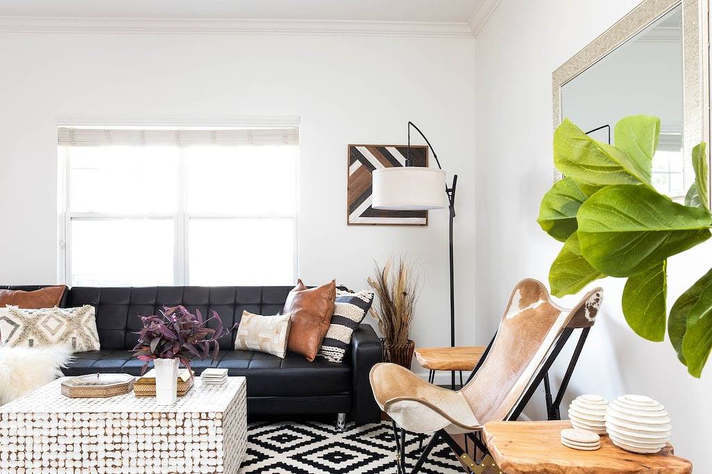 Escape to Luxury: Nashville's Chic Townhouse Haven/ Near Gulch and Downtown in Nashville, Tennessee