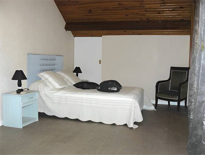 Chambre d’hôte pour 5 personnes, avec jardin dans le Puy-de-Dôme - 3