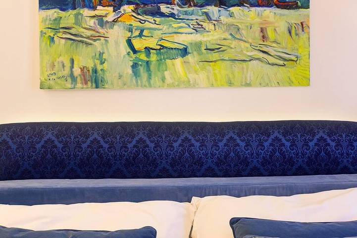 Appartamento intero, Appartamento di lusso fronte mare con 2 camere da letto, piscina e parcheggio in Mazzeo, Taormina