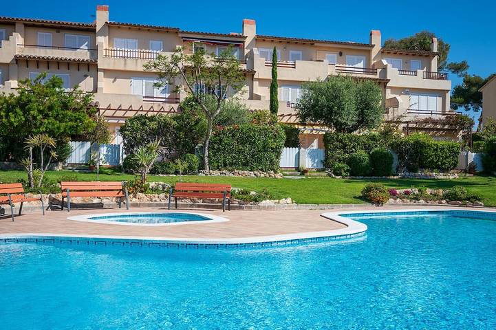 Ferienhaus für 7 Personen, mit Pool und Garten - 1