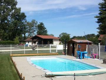 Camping pour 6 Personnes dans Sandrans, Région de Bourg-en-Bresse, Photo 4