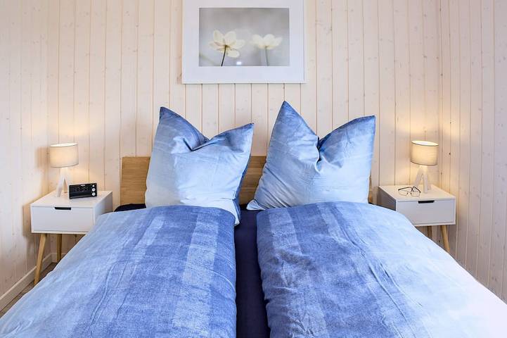 Ferienhaus auf Rügen mit skandinavischem Flair in ruhiger Lage mit Süd-Terrasse in Dreschvitz, Rügen