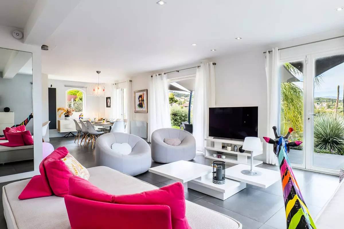Villa 5 Schlafzimmer Höhe des Golfs, Schwimmbad & Jacuzzi in Vallauris, Mittelmeerküste (Frankreich)