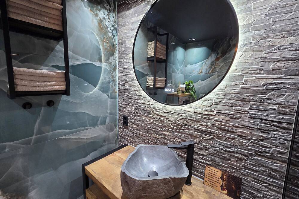 Exclusieve wellness bungalow, 6 persoons Jacuzzi! Woodland Wellness Resort in Ermelo, Veluwe