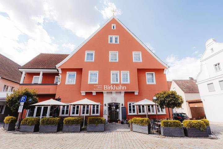Hotel, mit Terrasse