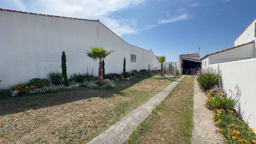 Gîte pour 4 personnes, avec jardin à Rivedoux-Plage - 2