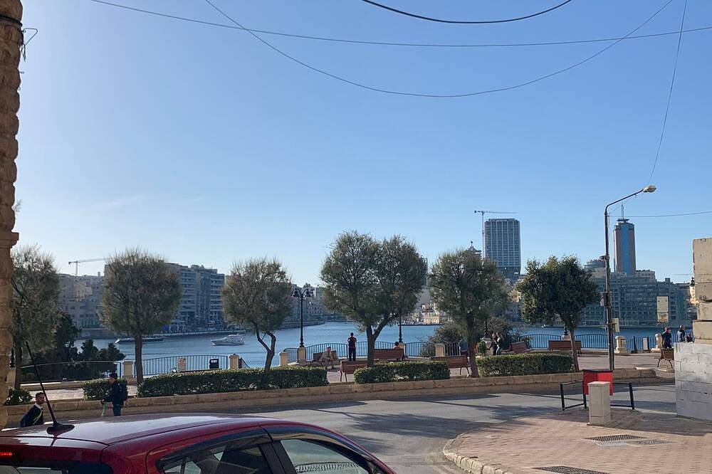 Geheel appartement, Sliema Seafront location large 2 Bedroom Apartment in Sliema, Malta