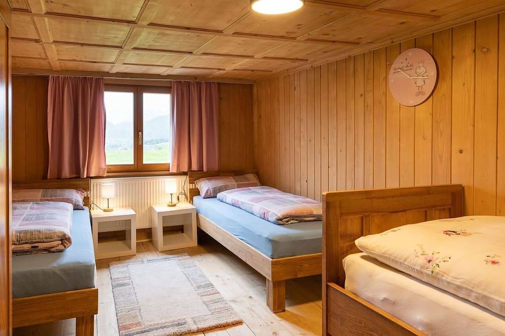 Ganze Wohnung, Liebevoll sanierte Wohnung in einem alten Bregenzerwälderhaus in Schwarzenberg, Bodensee-Vorarlberg