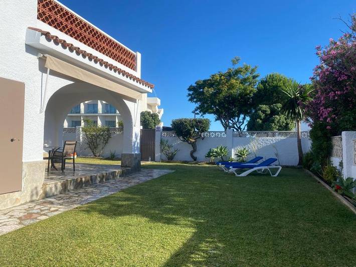 Apartamento para 6 personas, con jardín y vistas en La Fontanilla