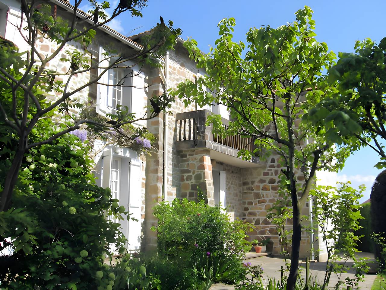 Apartment 'Studio' mit privater Terrasse und gemeinsamem Garten in Panazol, Limoges und Umgebung