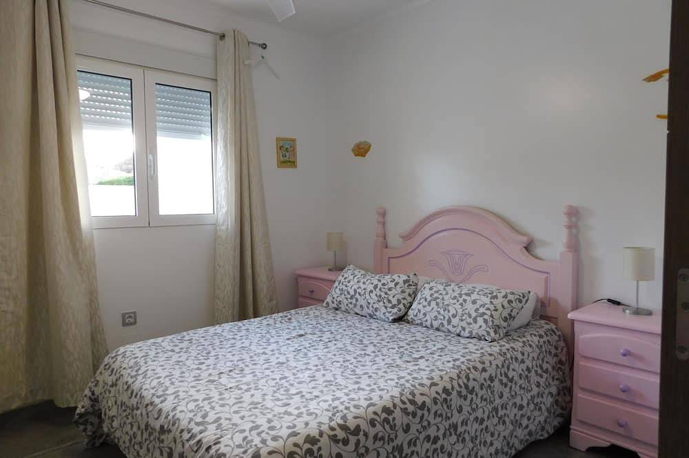 Fab Beach Villa ! Only 3 Minute walk to La Zenia Beach  6 Bedrooms 5 Bathrooms in La Zenia Centre, Orihuela
