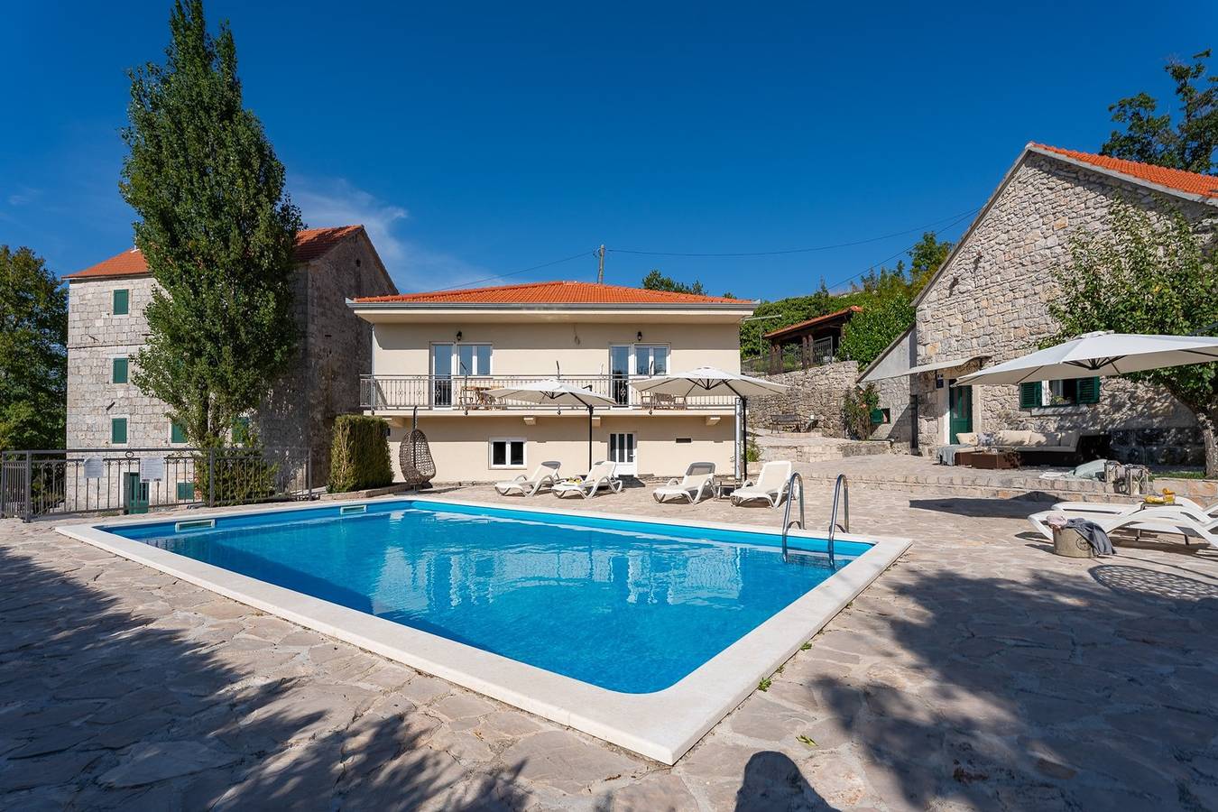 Hacienda Sylvia – abgeschiedene Villa mit 4 Schlafzimmern und 45 m2 beheiztem Pool in Makarska Riviera