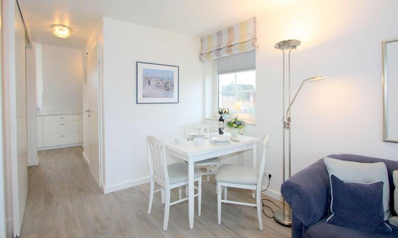 Ganze Wohnung, Schöne, strandnahe 2-Zimmer Ferienwohnung mit ca. 50 m², für bis zu 3 Personen in Nordfriesische Inseln (Schleswig-Holstein) (Schleswig-Holstein), Wenningstedt