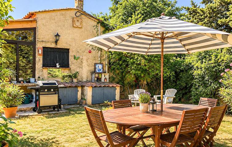 Charmant appartement 1 chambre avec piscine, parking et lave-linge : l'escapade idéale ! in Gonfaron, Côte méditerranéenne (France)