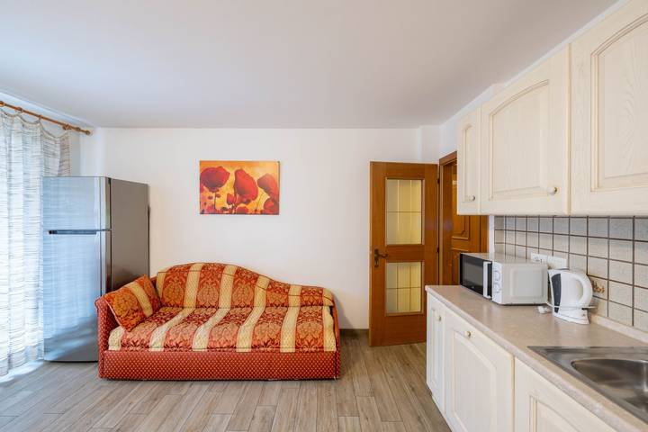Apartamento vacacional entero, Apartamento de vacaciones para 3 personas con balcón in Canazei, Dolomiti Superski