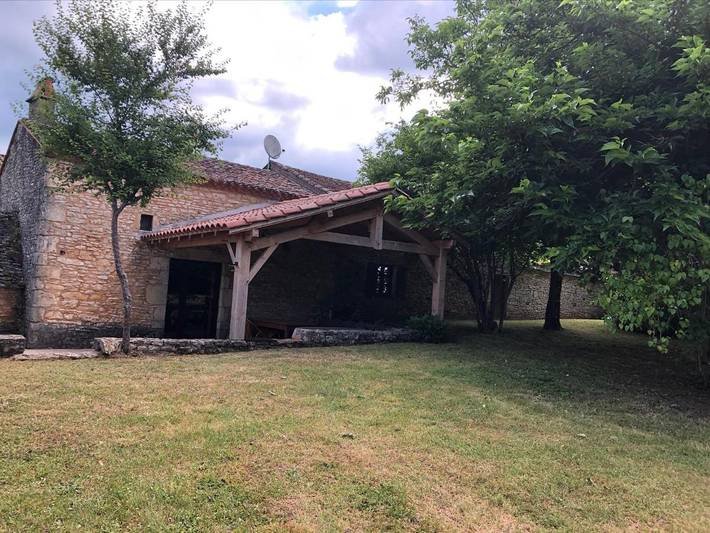 Location de vacances pour 6 personnes, avec vue et terrasse ainsi que jardin et piscine à Blanquefort-sur-Briolance - 3