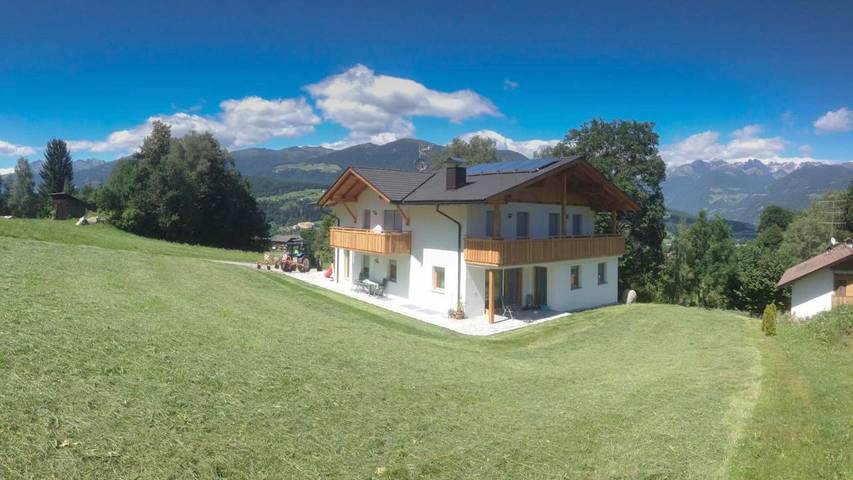 Appartamento per 4 persone, con Balcone e Terrazza nonché Giardino e Panorama a San Lorenzo di Sebato