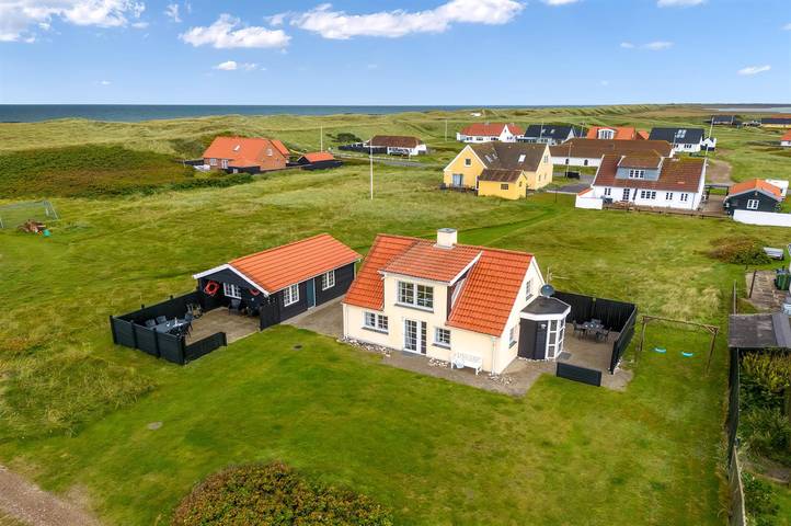 Ferieudlejning for 6 personer, med terrasse i Harboøre