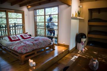 Cabane en bois pour 5 personnes, avec jardin, animaux acceptés en Dordogne