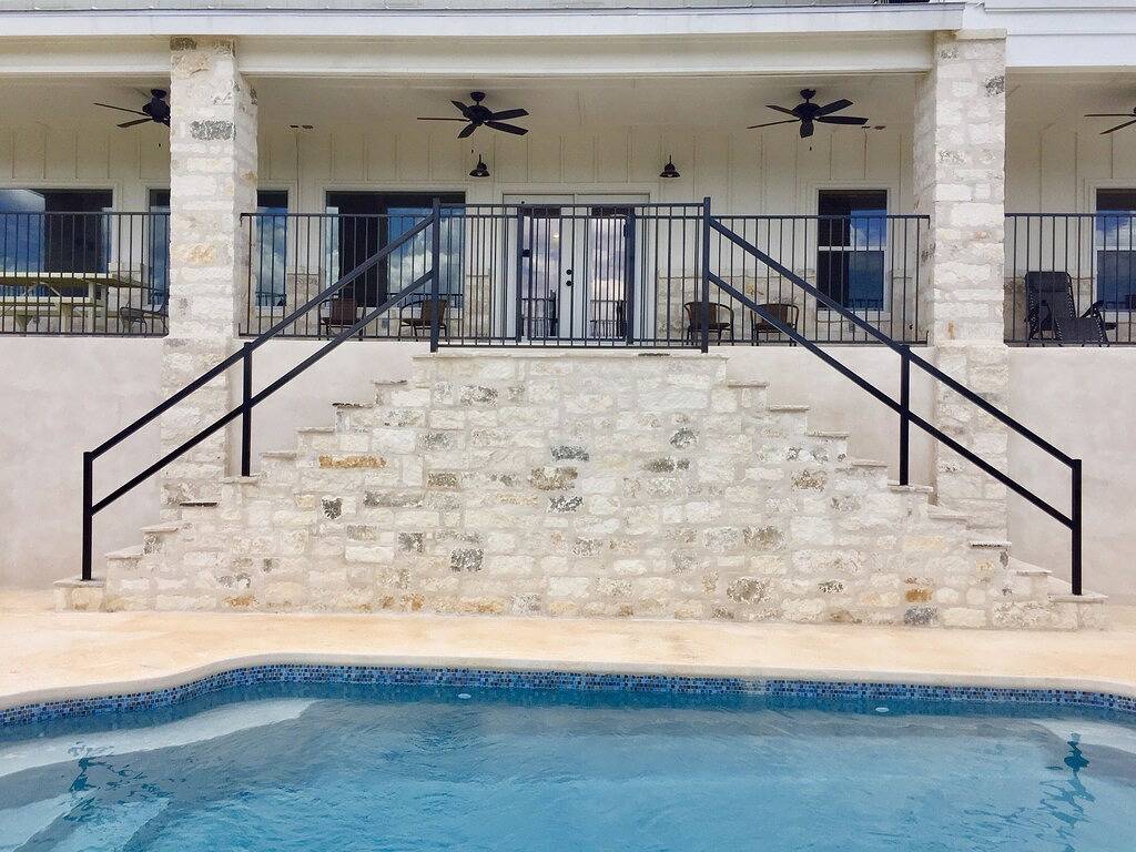 Riesiges Bauernhaus - Pool, Cabana, Blick auf den Fluss Frio, Berge & Tal, A +! in Concan, Uvalde County