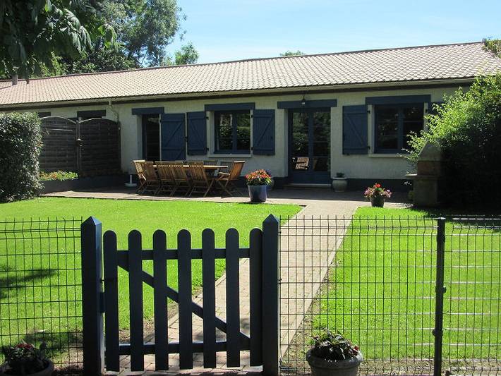 Gîte pour 10 personnes, avec terrasse et jardin à Bezinghem