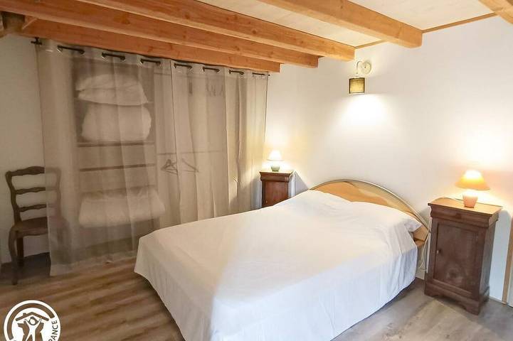 Location de vacances pour 10 personnes, avec jardin à Varaire - 3