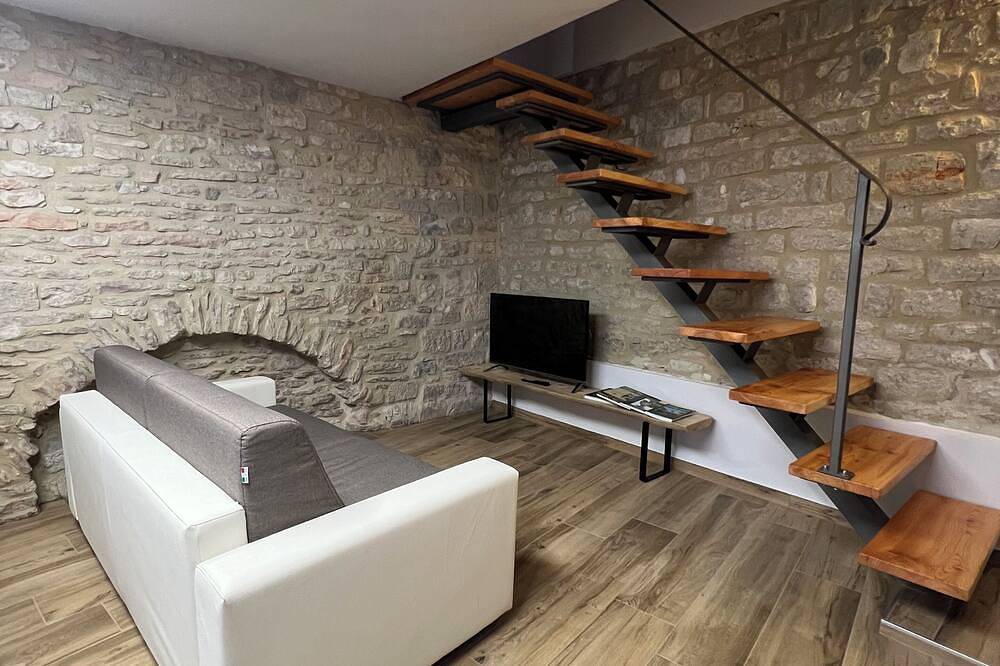 Appartamento intero, Casa Reggiaio - Il tuo angolo di serenità nel cuore storico di Gualdo Tadino. in Gualdo Tadino, Perugia e dintorni