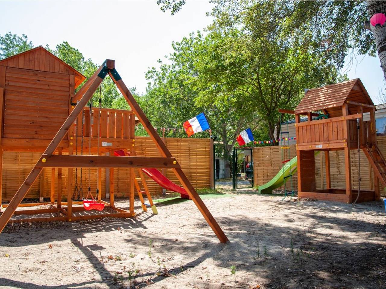 Mobilheim mit Terrasse für 4, ausgestattete Küche in Marseillan, Mittelmeerküste (Frankreich)