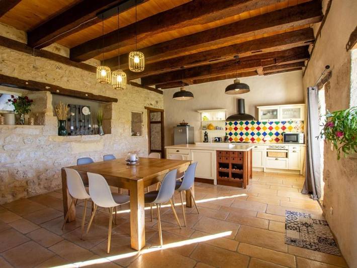 Location de vacances pour 8 personnes, avec terrasse ainsi que jardin et piscine à Naussannes - 3