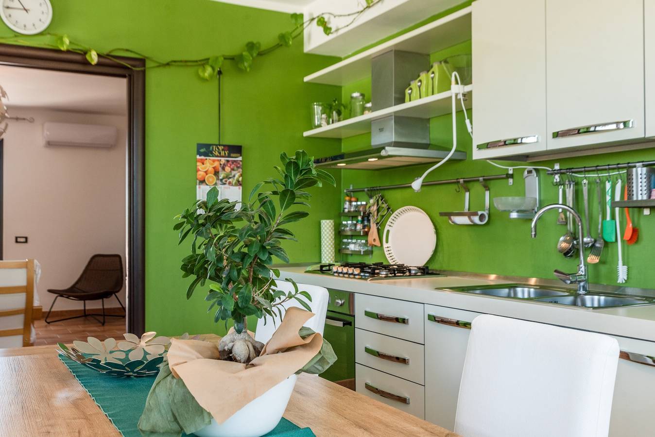 Appartamento intero, Appartamento 'Con Veranda E Cucina' con vista sulle montagne, Wi-Fi e aria condizionata in Montallegro, Provincia di Agrigento