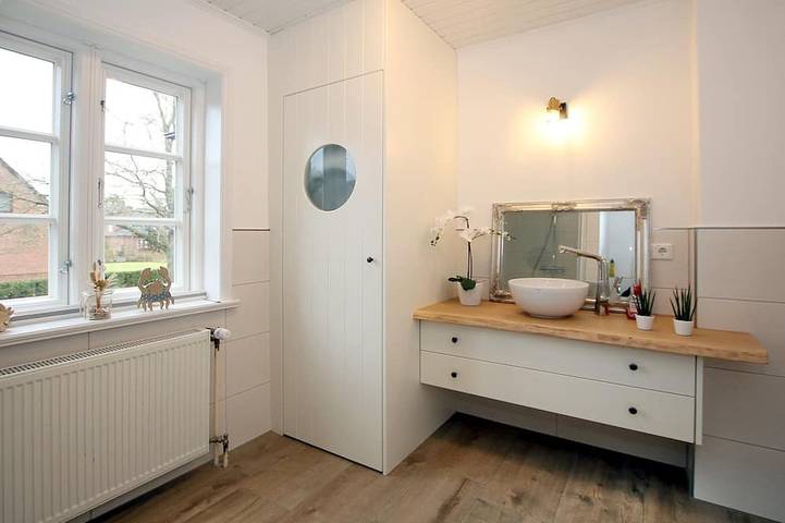 Ganze Wohnung, Ferienwhg. in Wyk, 2 Personen im Eg, 2-Familienhaus, 2Zimmer, Sauna auf ca. 65m² in Nordfriesische Inseln (Schleswig-Holstein) (Schleswig-Holstein), Wyk auf Föhr